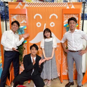 Risa Ozaki Instagram - 本日、4年間担当させて頂いたバゲットを卒業しました！

2018年の10月から今日まで、途中で青木源太さんから同期の平松へのMC交代などの変化もありましたが、どの時期を切り取ってもいつも笑っているような日々を過ごさせて頂きました☺️

ハッピーな出来事を中心に、旬の美味しいグルメの情報などをお届けして、視聴者の方と気持ちを共有出来る午前中が大好きでした！
この4年間、一度でも観て下さった皆様、出演して下さった出演者の皆様、本当にありがとうございました😌

10月からは産休を頂き、マイペースに出産準備を進めていく予定です。会える今のうちに、と、わざわざ会いに来てくれたアナウンス部の仲間たち、写真を撮っていない方々からも、温かい言葉を沢山かけてもらいました🍀

昨日は気持ちが落ち着かなくて眠りが浅かったので、今夜はぐっすり眠ろうと思います🌷

.
#バゲット　#4年間ありがとうございました　#番組は続きます！
#平松修造　#宮崎由衣子　#小髙茉緒　#澁谷善ヘイゼル　#鈴江奈々　#山本紘之　#山﨑誠　#北脇太基　#忽滑谷こころ　#石川みなみ　#岩本乃蒼　#笹崎里菜　#あ！　#平松誕生日おめでとう🎂