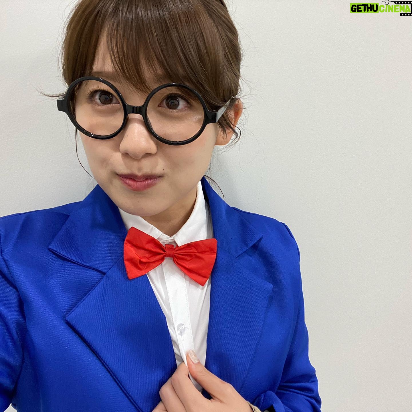 Risa Ozaki - 12.4K Likes - 今夜のぐるナイで、ひさしぶりに名探偵オザキになりました!
だんだんひざ上の短パンもスカートもはかなくなったのに、コナン君だと喜んで着用しております笑
嬉し恥ずかし、でも至福😎🎀
.
#名探偵オザキ
#腕時計型麻酔銃
#予想以上にテレビで着用する機会があって
#麻酔銃も喜んでます😎笑
#3枚目は蚊にさされたところがかゆいの図
#夏ですねぇ