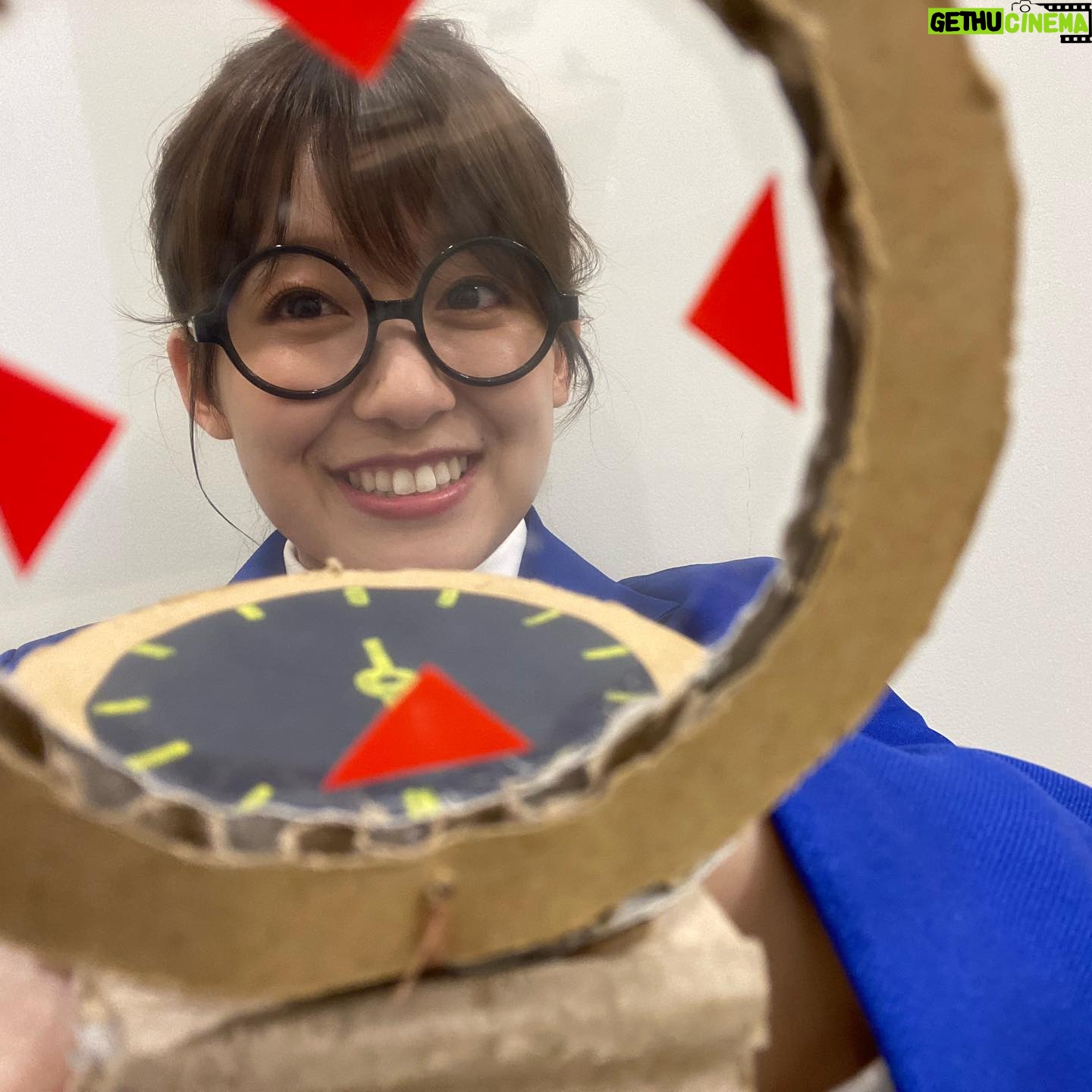 Risa Ozaki - 12.4K Likes - 今夜のぐるナイで、ひさしぶりに名探偵オザキになりました!
だんだんひざ上の短パンもスカートもはかなくなったのに、コナン君だと喜んで着用しております笑
嬉し恥ずかし、でも至福😎🎀
.
#名探偵オザキ
#腕時計型麻酔銃
#予想以上にテレビで着用する機会があって
#麻酔銃も喜んでます😎笑
#3枚目は蚊にさされたところがかゆいの図
#夏ですねぇ