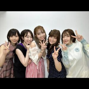 Risa Taneda Instagram - ✨🎥🎬

「アイドルマスター　ミリオンライブ！」
ついに、第１幕の劇場先行上映が始まりましたね！
今回、この５人で舞台挨拶をさせていただきました✨

皆さんはもう先行上映、見てくれましたか？

色々な想いを胸に、
劇場に足を運んでくださっていると思いますが
まずはまっさらな気持ちで！純粋に楽しんでいただけたら嬉しいです！

TVアニメでも見れちゃうけど、
やっぱり映画館の音響でも楽しみたいから
私もこれから何度も劇場に足を運ぼうと思います♡

初見ではあのシーンで泣いたけど、
２回目以降はまた違うところで泣いちゃうかも…？
もう第二幕が待ちきれないよー！😭

アイドルたちの輝きをお見逃しなく！！

#山崎はるか
#田所あずさ
#中村温姫
#諏訪彩花
#種田梨沙
#アイドルマスター
#ミリオンライブ