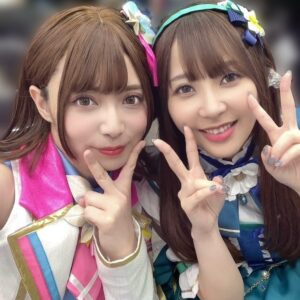 Risa Taneda Instagram - 🎤🎶

２月２５日に開催されたミリオンライブ！の
10thライブAct4の写真を…いまさら更新したいと思います（小声）

写真がたくさんあるので
今回はツーショとか複数人の写真をお届け！

まずはAct4のなかでも
出演曲が被らなかったメンバーたちと✨

なんと唯ちゃん＆戸田くんとはライブ共演自体が初で！
１０年の時をかけてついに共演できて感無量でした！

バタバタだったから
全員とは撮れなかったけど
お次はユニットや同じ曲を歌ったメンバーとの
ツーショ＆集合写真を少しずつ載せていきますね♪

#アイドルマスター
#ミリオンライブ！
#時をかけるインスタシリーズ