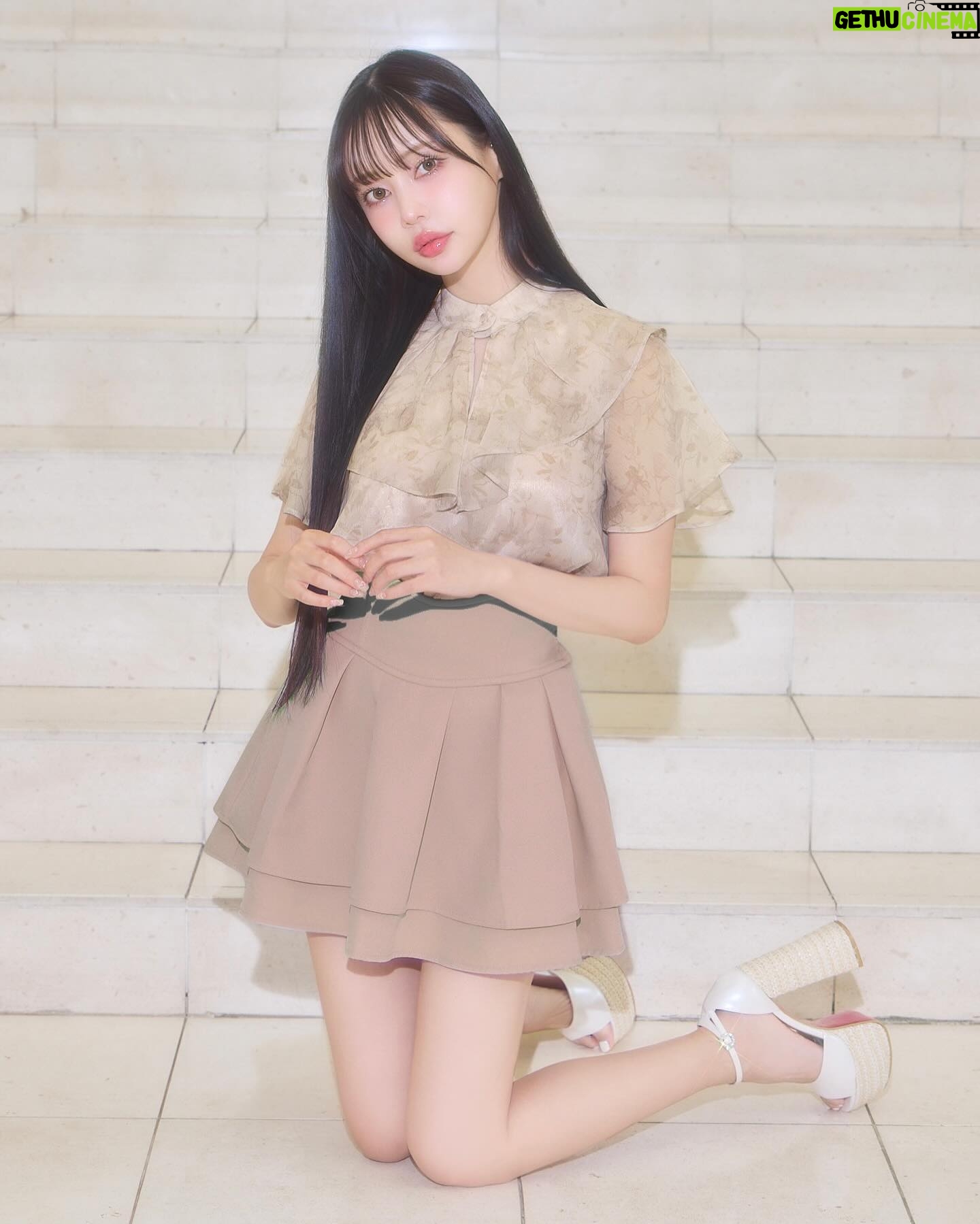 Risa Nakamura - 5.6K Likes - LARME× @michellmacaron_official の撮影をしました🌷
さとみんに久しぶりに会えて嬉しかった♡ @satomi_yakuwa