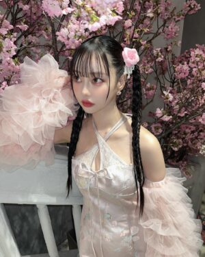Risa Nakamura Instagram - 昨日はぺしぇ初のイベントPECHE_partyでした🌸
細部までこだわり尽くしたPECHEの世界で、つくる側の熱量も、来てくれた皆さんの暖かさも、愛が伝わりすぎる大充実な一日でした！
ファッションショーもトークセクションも楽しかった〜🎀

会いに来てくれてありがとうございました🌷
