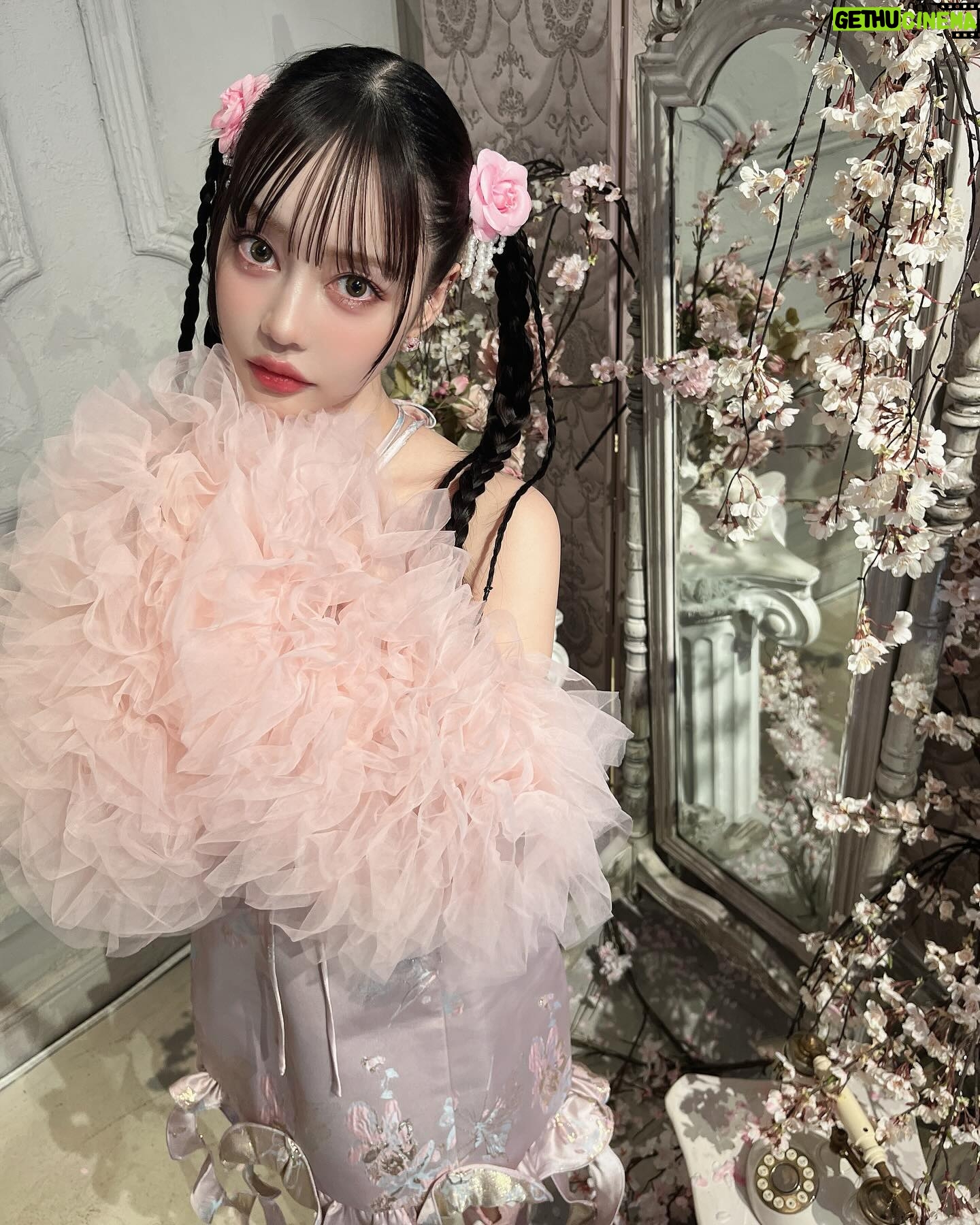 Risa Nakamura - 9.7K Likes - 昨日はぺしぇ初のイベントPECHE_partyでした🌸
細部までこだわり尽くしたPECHEの世界で、つくる側の熱量も、来てくれた皆さんの暖かさも、愛が伝わりすぎる大充実な一日でした!
ファッションショーもトークセクションも楽しかった〜🎀
会いに来てくれてありがとうございました🌷
