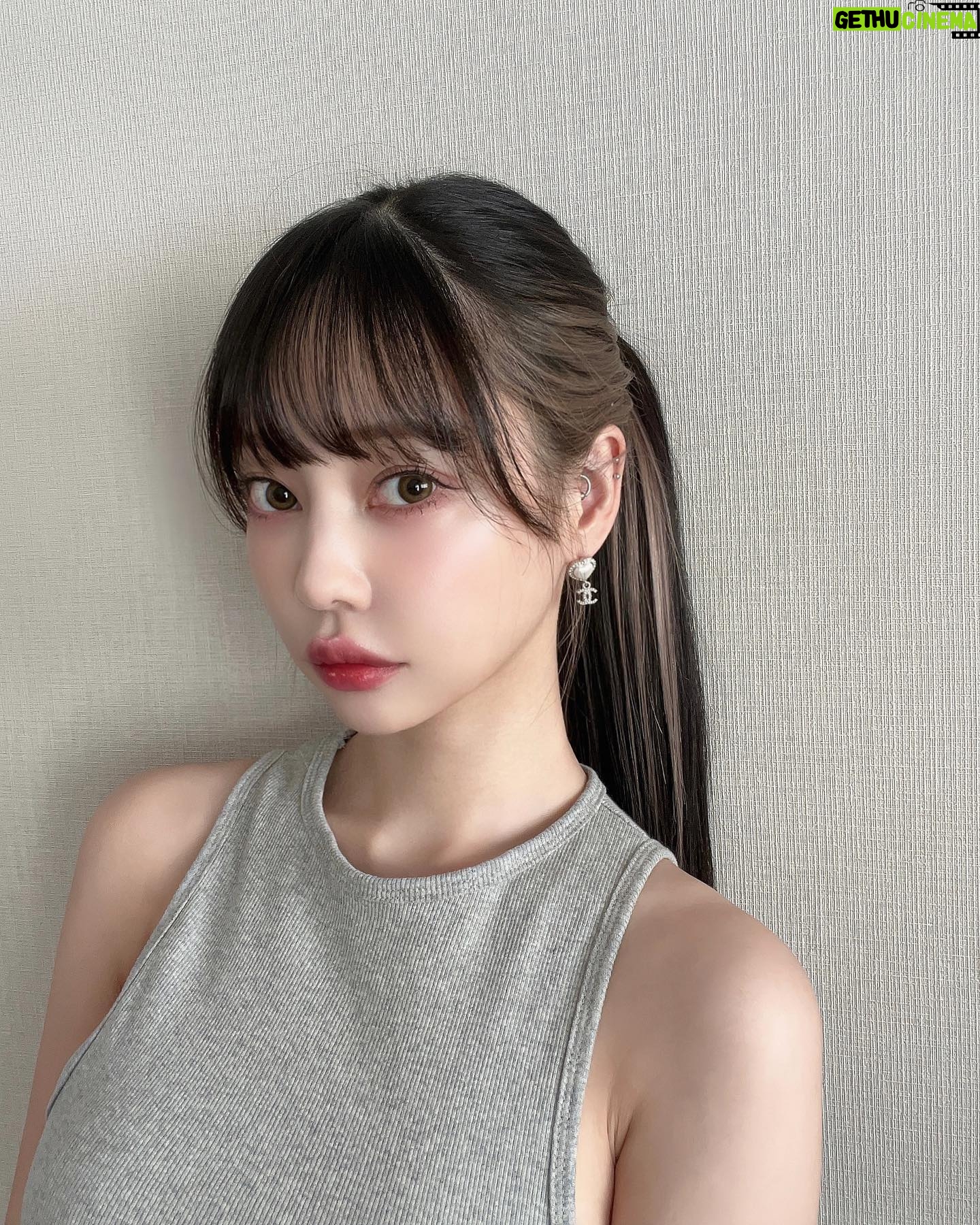 Risa Nakamura - 8.8K Likes - 先日、はじめて @aclinic_shinjuku でAスレッドをしてきました!
担当は吉川先生 @aclinic_yoshikawa 👩🏻⚕️
イメージと違う感じになったり、痛すぎたりしたらどうしようと思ってなかなか挑戦できずにいたのですが、輪郭の気になっていた部分がシュッとリフトアップして、理想通りで大満足🫶🏻
同時にエラボトもやっていただき食いしばり対策もしていただきました。
3枚目、施術直後で全く腫れてなくて、2日目もからも腫れてない..👏🏻
#aスレッド #糸リフト #aclinic #aclinic新宿 #aクリニック #エークリニック