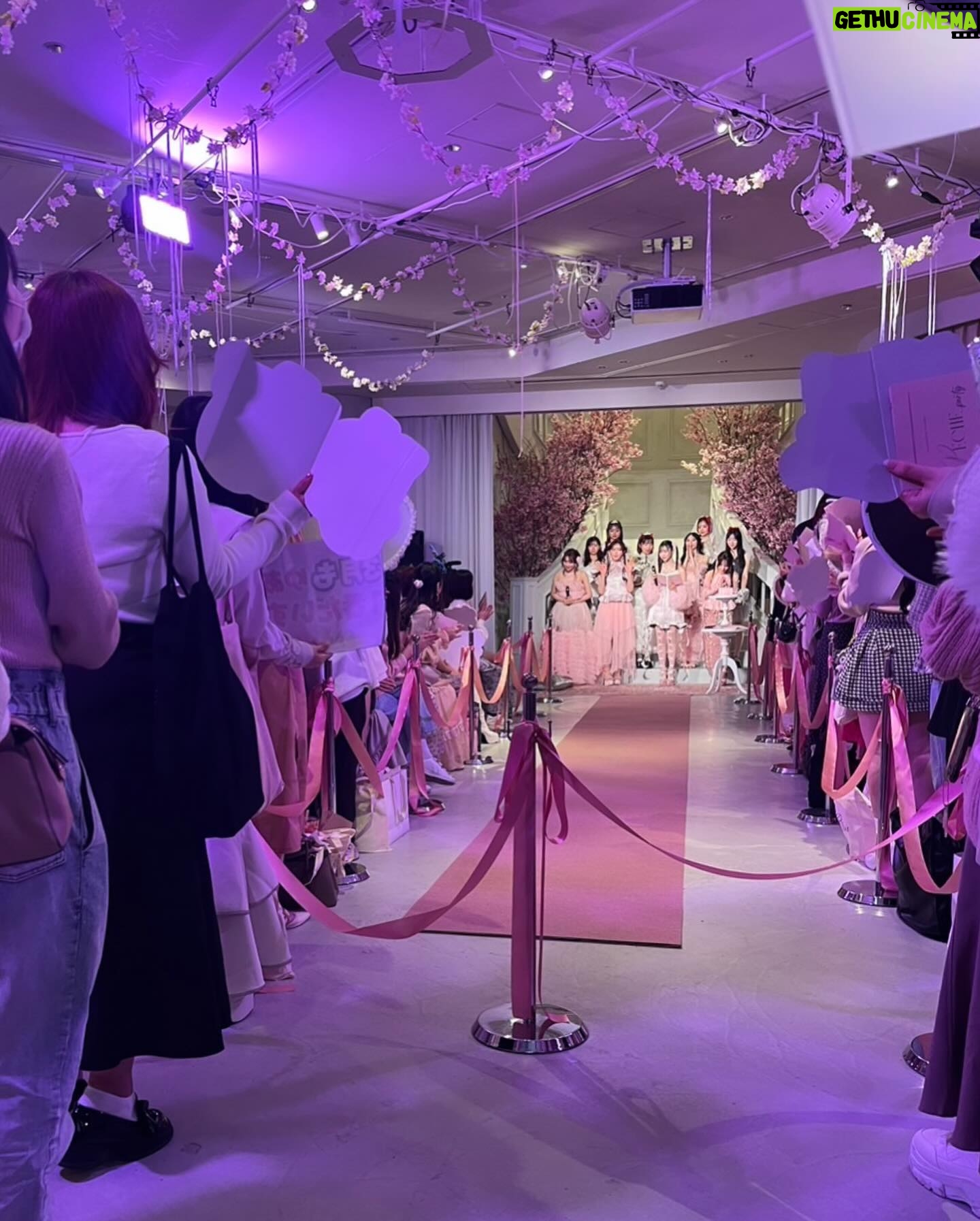 Risa Nakamura - 9.7K Likes - 昨日はぺしぇ初のイベントPECHE_partyでした🌸
細部までこだわり尽くしたPECHEの世界で、つくる側の熱量も、来てくれた皆さんの暖かさも、愛が伝わりすぎる大充実な一日でした!
ファッションショーもトークセクションも楽しかった〜🎀
会いに来てくれてありがとうございました🌷