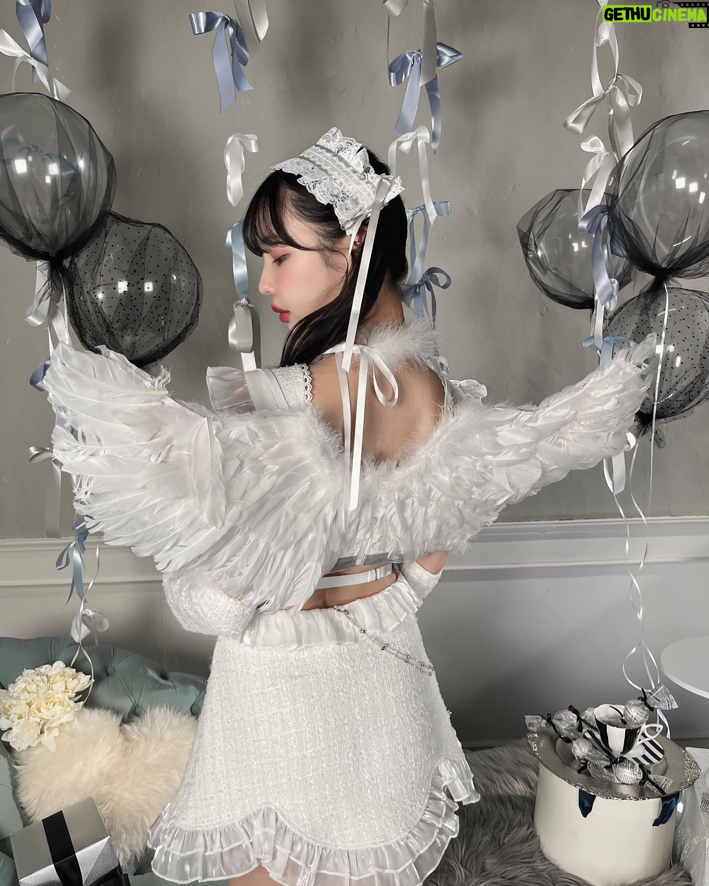 Risa Nakamura - 6.4K Likes -