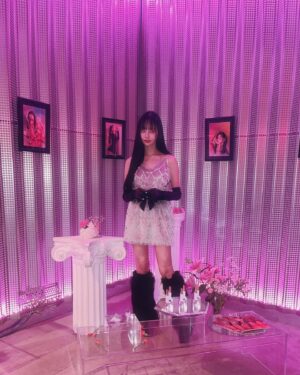 Risa Nakamura Instagram - DAY 1 💗
@philosophia_beauty