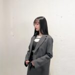 Risa Nakamura Instagram – 展示会&POP UPの日🖤
@haengnae_official ではシルエットが綺麗すぎるドレスをオーダーしました。丈は短くなるらしいから普段使いできそう🐈‍⬛
@dichhenderson では着ているグレーのジャケットと、Tシャツを買いました✌︎
コレクションのシーズン、目が幸せ〜💭🪽