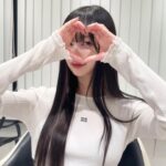 Risa Nakamura Instagram - ヘアメンテ🖤@_cardcaptorsayaka_ @shima_official_account SHIMAでいつもBYKARTEのトリートメントをやってもらっていて、とても髪に合っていてツヤツヤになるので、自宅でもシャンプーとトリートメントを使い始めてみた🪄 香りも良いしおすすめ！ 髪が伸びたのでヘアケアに力入れている最近🧖🏻‍♀️