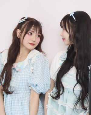 Risa Nakamura Instagram - LARME060発売しました！
同じ名前企画でふーりーちゃんと🪽
話せば話すほど中身までかわいすぎて癒されました😮‍💨💕