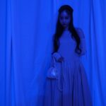Risa Nakamura Instagram - @haengnae_official chapter.07 RUNWAY SHOW 香りのついたインビテーションが届いた時点からときめかせてくれて、空間のすべてがため息が出るほど美しく才能爆発💥なのに終わってすぐに会えたデザイナーの @anna___choi ちゃんが拍子抜けするくらい明るくて☄️ とんでもないパワーと素晴らしいチームでどこまで行くんだろう🛸と思わされたショーでした！
