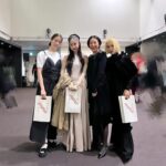 Risa Nakamura Instagram - @haengnae_official chapter.07 RUNWAY SHOW 香りのついたインビテーションが届いた時点からときめかせてくれて、空間のすべてがため息が出るほど美しく才能爆発💥なのに終わってすぐに会えたデザイナーの @anna___choi ちゃんが拍子抜けするくらい明るくて☄️ とんでもないパワーと素晴らしいチームでどこまで行くんだろう🛸と思わされたショーでした！