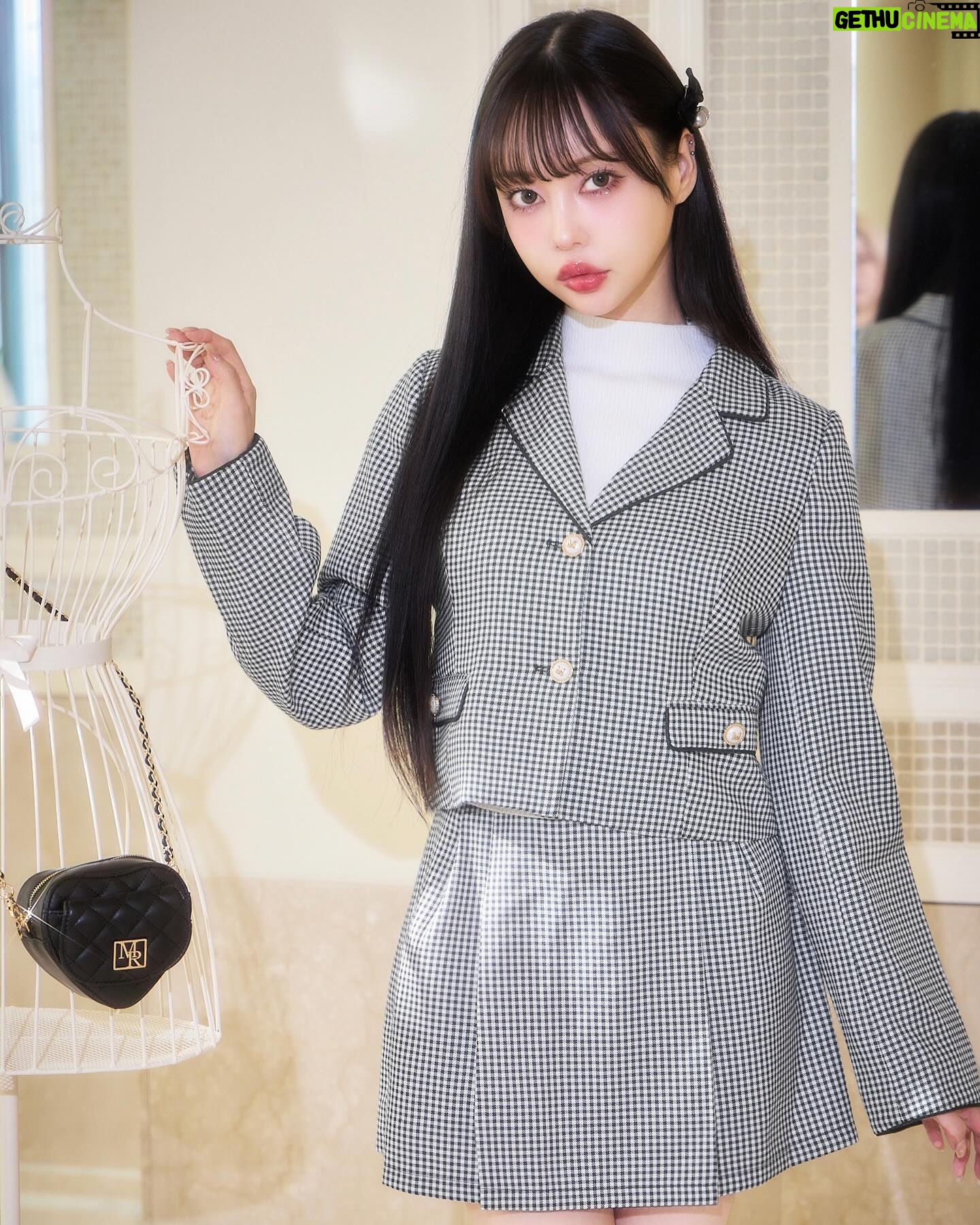 Risa Nakamura - 5.6K Likes - LARME× @michellmacaron_official の撮影をしました🌷
さとみんに久しぶりに会えて嬉しかった♡ @satomi_yakuwa