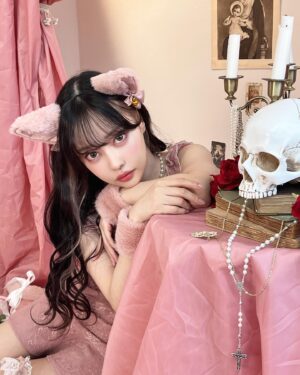 Risa Nakamura Instagram - LARME058本日発売です🩶

LARME×sugarnineの撮影の日、
いただいたかわいすぎる🎂♡