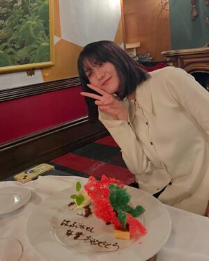 Risa Watanabe Instagram - はぶちゃんおめでと♥️♥️ゆうかもおめでとう🎠