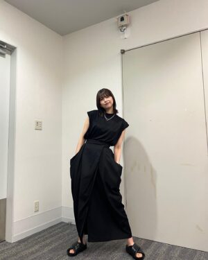 Risa Watanabe Instagram - 🖤👀