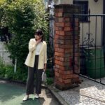 Risa Watanabe Instagram - . AOKIさんのアイテムを使って、韓国風オフィスコーデを提案させていただきました🌷 オフィスコーデはかっちりとした印象があったのですが、AOKIさんのアイテムは可愛らしいものも多く、わくわくした気持ちで楽しくコーデを組ませていただきました！ 今回、着こなしやヘアメイクも韓国っぽく仕上げていただいたので、そこにも注目してみてください🤍 アイテムやコーデの詳細はAOKI公式ホームページに掲載されているので、是非チェック宜しくお願いします☺ またMERYの公式Instagramでもコーデやリール動画が公開されているので、そちらもご覧ください！ @aoki_official2016 @mery.jp #PR #AOKI #MERY #MERY_PR #韓国コーデ #オフィスカジュアル