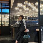 Risa Watanabe Instagram – 春に引き続き、AOKIさんのアイテムを使ってコーディネートを考案させていただきました☺️

「大人レトロ」というテーマで、今回はお仕事コーデだけではなく、お仕事終わりのおでかけやデートにぴったりなオフコーデも考えてみました

秋っぽい色味のアイテムを使ってレイヤードしてみたり、セットアップを着回ししてみたので是非参考にしてみてください🤎

アイテムやコーデの詳細はAOKI公式ホームページに掲載されています！

MERYの公式Instagramでもコーデやリール動画が公開されているのでチェックよろしくお願いします🌹

@aoki_official2016 @mery.jp
#PR #AOKI #MERY #MERY_PR