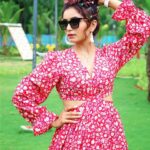 Rishikaa Singh Chandel Instagram - Stay classy in a world of trends !! 💝💝 : : #rishikasinghchandel #potd #photooftheday #explore #pink