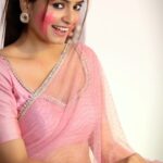 Rishikaa Singh Chandel Instagram - Jogi Jee Dhire Dhire 🖍️ Happy Holi 🖍️ : : #rishikasinghchandel #reelsinstagram #reels #holi #happyholi #explore