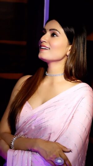 Rishikaa Singh Chandel Instagram - Ram Jane 🙏
:
:
Outfit- @houseoflaxmipati 
Hair -  @dearsapna43 
:
:
#rishikasinghchandel #reels #styleinspo #explore #reelsinstagram #song