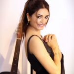 Rishikaa Singh Chandel Instagram - Ham kaise Diwane Hain ❤️ : : #rishikasinghchandel #reels #reelsinstagram #explore #styleinspo #song