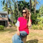 Rishikaa Singh Chandel Instagram - कुछ तो लोग कहेंगे बिना कहे वो ज़िंदा कैसे रहेंगे 🧿💖🦋 : : #rishikasinghchandel #fashion #photo #classy #instagood #photooftheday #onset🎥🎬