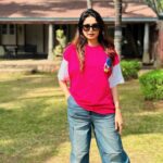 Rishikaa Singh Chandel Instagram - कुछ तो लोग कहेंगे बिना कहे वो ज़िंदा कैसे रहेंगे 🧿💖🦋 : : #rishikasinghchandel #fashion #photo #classy #instagood #photooftheday #onset🎥🎬
