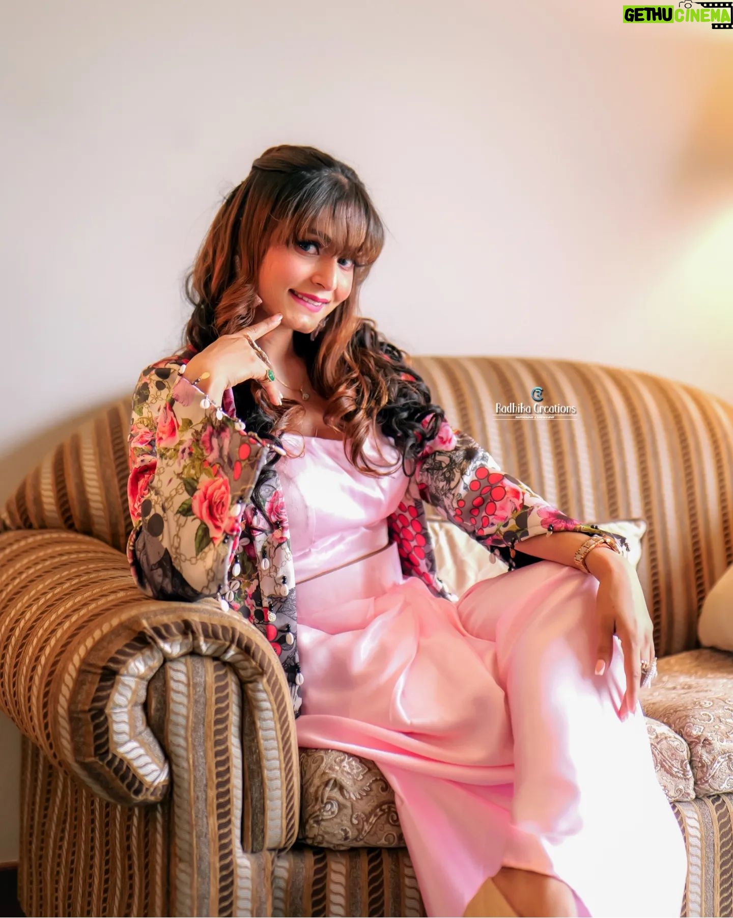 Rishikaa Singh Chandel Instagram - Pretty In Pink 💕💕 : : Outfit - @nadiya_ji MUAH- @kaavyamakeovernagpur : : #rishikasinghchandel #photo #photooftheday #potd #photoshoot #instagood