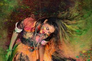 Rishina Kandhari Instagram - हुई मैं मलंग ! #happyholi 🩵🩷💚💙💛