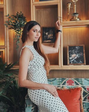 Rishina Kandhari Instagram - Rocking that retro vibe ! 🎶

#mondaymood #photodump #retro #vintagestyle #rishinakandhari #polkadots #giggles #confidentaf