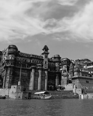 Rishina Kandhari Instagram - The sheer beauty of the palace of illusion #Brijramapalace varanasi . #banaras #gangaghat #brijramavaranasi #luxurylifestyle  #heritageproperty #luxlife