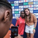 Rita Ferro Rodrigues Instagram - 1500 raparigas vindas de todo o país para jogar futebol ! É sempre um dia mágico na Cidade e este ano, entre os jogos, estão a aprender mais sobre violência de género, como prevenir, como identificar , como ajudar, como denunciar. Jogadoras , arbitras , treinador@s, técnic@s, tod@s junt@s através do futebol a combater a violência de género. #goalscore @apav_online @uefa_official @europeancommission @portugal #fpf #futebol #mulheres#igualdade