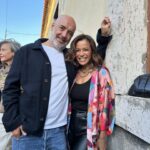 Rita Ferro Rodrigues Instagram - Fim da tarde de ontem em Lisboa ✨ Arte & Amigos O kimono é da @monarte_official da artista @peresmomo . O @pedrolopes66 é da Sofia 🤣. E é um querido amigo ❤️ A exposição é a incrível ARCO na @cordoarianacional Hair and Make up com os artistas da @artz.hair artz e @yudiimakeup 🤩 A gargalhada é minha e que assim se mantenha sempre . Boa Sexta -Feira artistas 🎨🖌️ #art #arcolisboa #friends#kimono #lisboa