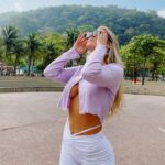 Rita Tiecher Instagram - 😮‍💨💜