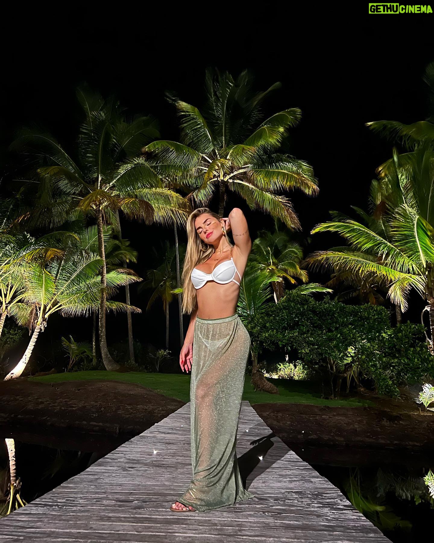 Rita Tiecher Instagram - @reveillonmilsorrisos