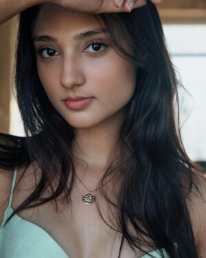 Ritika Nayak Instagram - Felt pretty, but its a daily thing..

📸- @harshpatel.ph 
@purplethoughtsind @swati_happe @shrushti_patel_711 

#ritikanayak