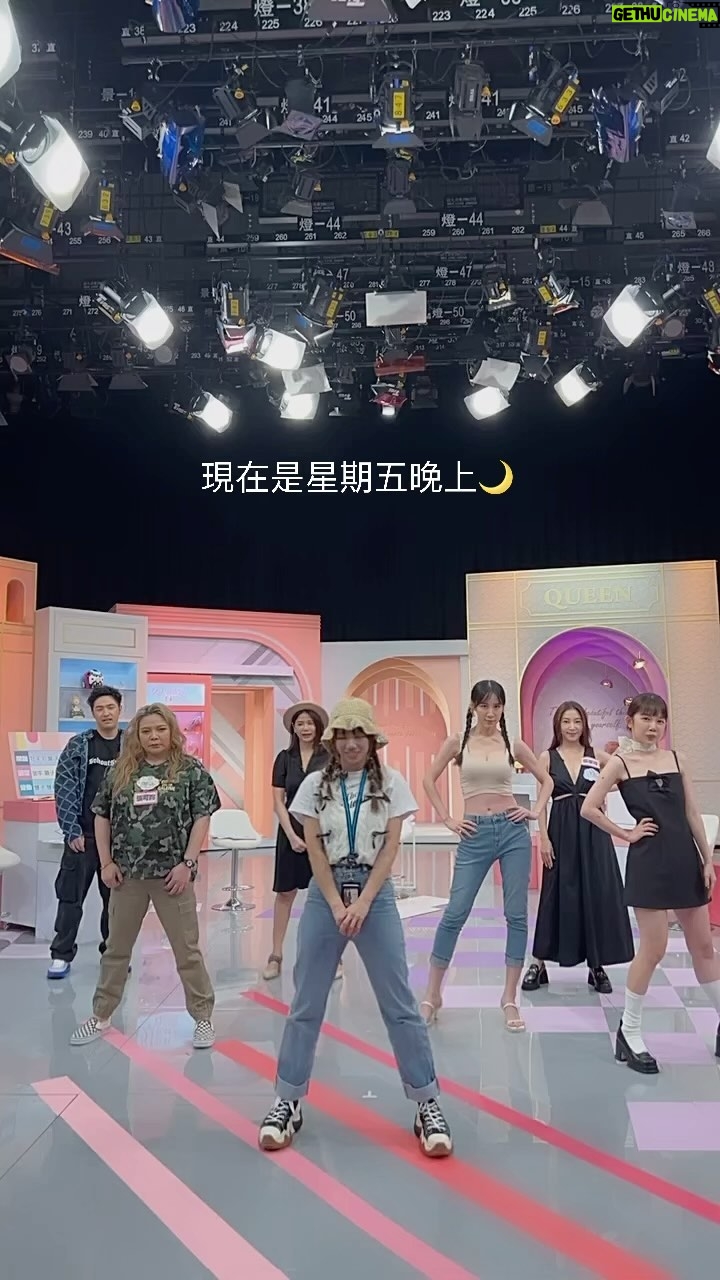 Riva Chang - 10K Likes - 現在是星期五晚上🌃
你累了嗎?
#energy #16蹲 #16蹲挑戰 #現在是星期五晚上