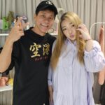 Riva Chang Instagram - 終於跟我相似了四年多的網友 #王雷 真人相見歡啦❤️ 當初透過網路直播我們相識熟識，但礙於疫情一直無法相見！！ 這回終於見到面了～ 見面的時候真的超開心因為四年多透著屏幕的一來一往就這樣變成我們開始的話題！ 但在這裡我要特別感謝那麼多 #馬來西亞 #新加坡 的朋友用心愛著我，身為新馬幫幫主真的好開心好感動，我也好愛好愛你們喔，希望未來能夠有更多見面的機會❤️ 再來是一段所謂的 #天作之合 我和王雷 @gaoxiaomaiyuge 一見面彷彿認識了一輩子，尤其我們之間那種說都不用說第一次就有的神默契，真的超級有趣😂 大家會希望我跟王雷合體來個 #甜雷 一起帶給大家更多歡樂嗎？與驚喜嗎？ 另外謝謝 @ob_design @obsess_official 的衣服❤️ 完完全全是棉花糖女孩的好閨蜜身體再大都穿的下而且很美喔❤️ 對了大家都不知道的一件事….. 王雷居然是 #米苔目 的乾阿公 他還是第一個認的喔🤣