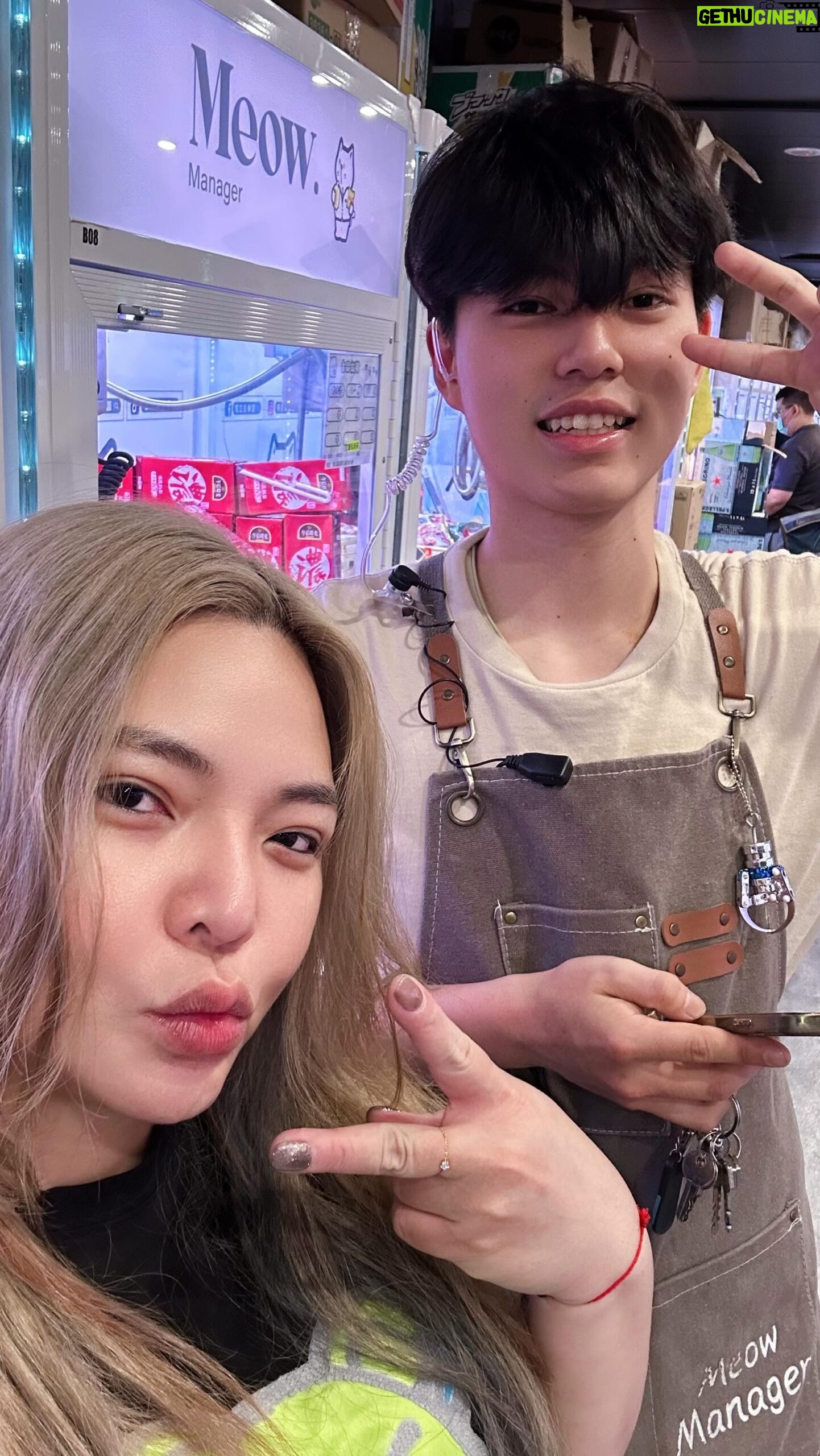 Riva Chang Instagram - 打台時於店員的幹話時間😂 @178_1106 @managermeow_paradise