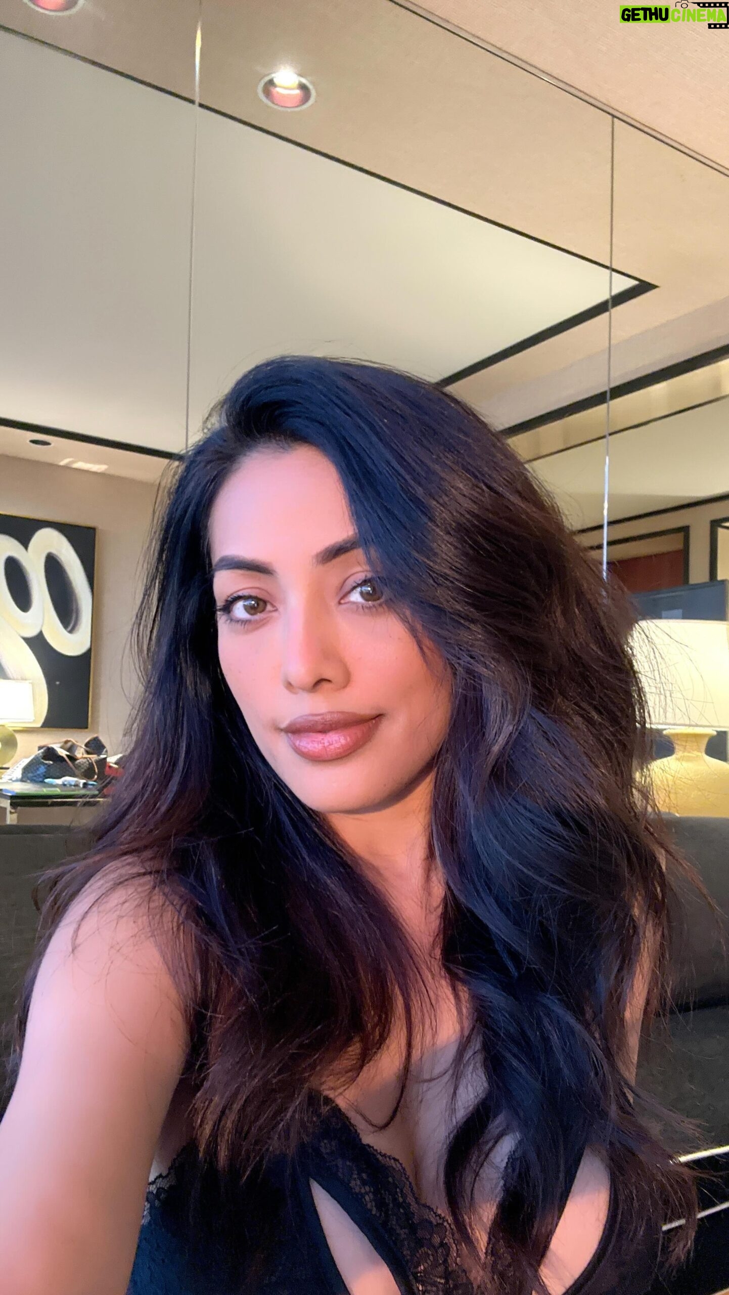 Riya Ray - 3 Likes - What a fun day in the dazzling city of Las Vegas for an exciting campaign for @wynnlasvegas
Jet-setting through life , one runway and one destination at a time ! To be completely honest I am living my dream life as a model and if I can , so can you ❤️