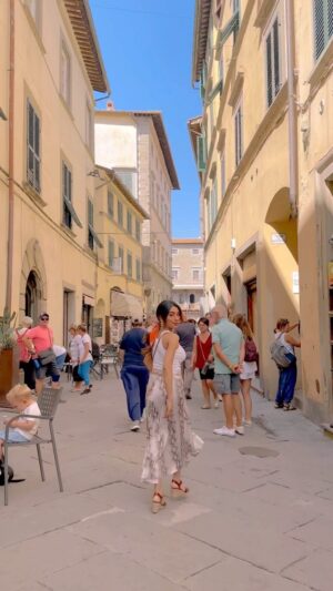 Riya Ray Instagram - Wandering around the streets of Cortona 🍝🍕 #italy🇮🇹