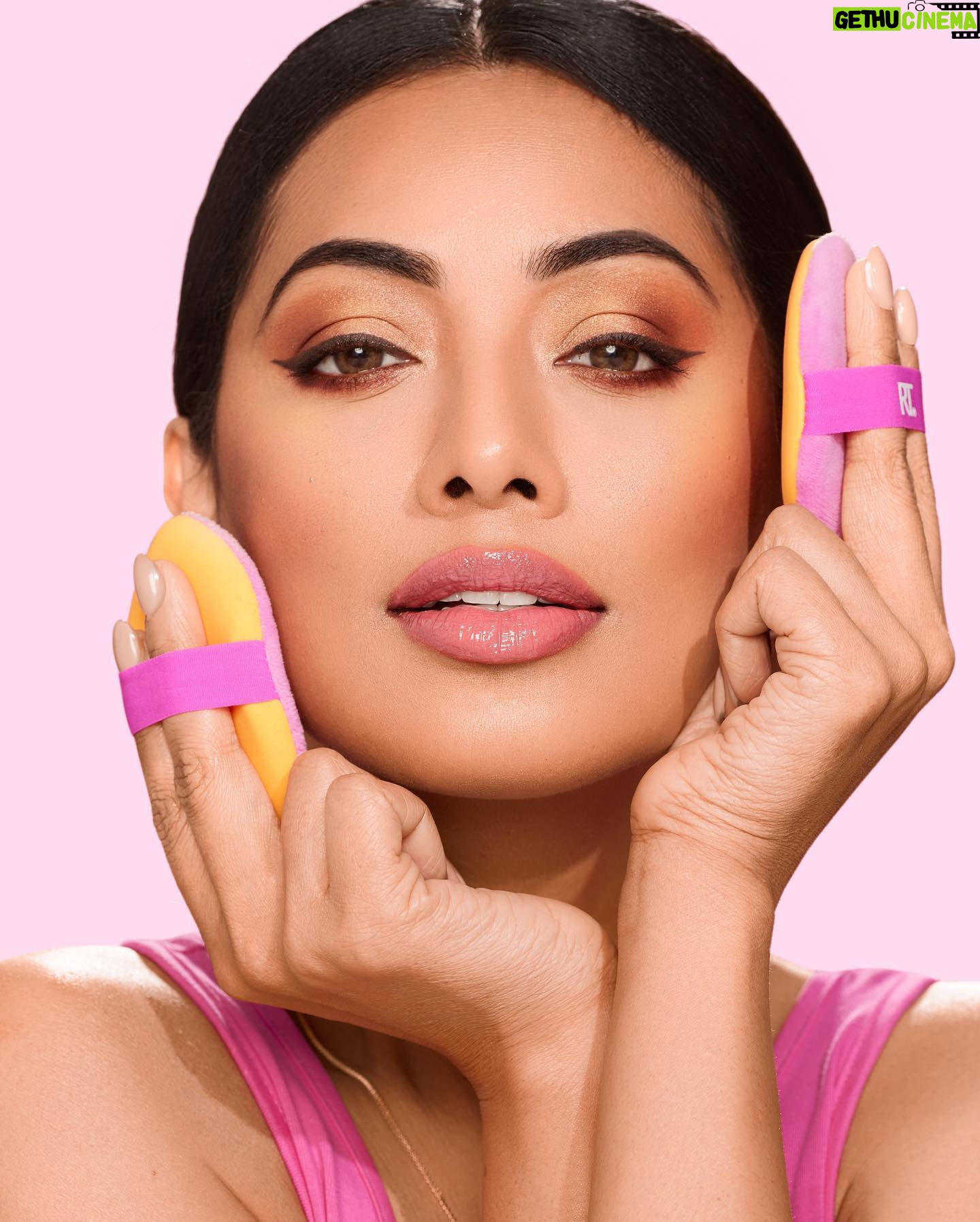 Riya Ray - 3 Likes - Latest campaign for @realtechniques with an amazing amazing team 🩷
My agency : @10mgmt
Photographer: @tommichas @jodiezartistrep
Retouching: #tommichas @daniellivingstone
Production Casting: @sarah.sapien
DIT: @rudylorejo
Photo Asst: @josuebriones.pdf @adamcarterbrown
HMUA: @leannaernest @distinctartists @alisaradoi@romeliapelin @labartists
Styling: @marta_cebrat @stylebychloemarie @labartists
Studio Rental: @parchmentstudio
VP Creative: @eso.terika
SVP Innovation: Liz Chon
Brand Director: @nicolelmartino
Sr. Director Innovation: @amanda_alayan
Graphic Designer BTS: @leilaallafdesigns @chomk.h
Brand Manager: @alexnlarson @sophaloaf12
Product Development Manager: Jorie Ernst