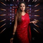 Riya Vishwanathan Instagram - Wear a red saree and be a part of every rumor in town . . . Makeup and hairdo @jeevithamakeupartistry Pc @teamcreators . . #saree #sareelover #red #riyavishwanathan