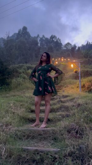 Riya Vishwanathan Instagram - Enjoying every single day of my life ❤️
.
.
Locay @tehycaofficial 
#promotion 
.
#réel #reelitfeelit #reelsinstagram #reelkarofeelkaro 
#beingmyself #happyme #vacation #vacaymode 
#maha #riyavishwanathan
