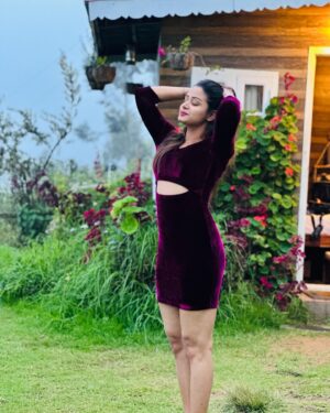 Riya Vishwanathan Instagram - Love for nature never fades ❤️
#promotion 
.
Locay @tehycaofficial (smart pod room view) 
Pc @karthick_s_ramesh_ 🫶🏻
.
.
#love #nature #greenish 
#picoftheday #beingmyself 
#riyavishwanathan