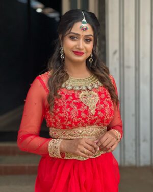 Riya Vishwanathan Instagram - Mobile Click Raw pic ✅
Makeover for Gorgeous @riya.vishwanathan ❤️
Makeup @kalaiartistry 
Hair @deepa_signature_hairstyles

For Makeup Bookings contact 9884700039
@kalaiartistry