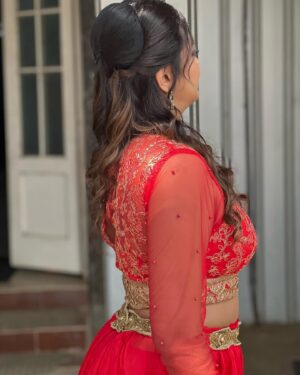 Riya Vishwanathan Instagram - Mobile Click Raw pic ✅
Makeover for Gorgeous @riya.vishwanathan ❤️
Makeup @kalaiartistry 
Hair @deepa_signature_hairstyles

For Makeup Bookings contact 9884700039
@kalaiartistry