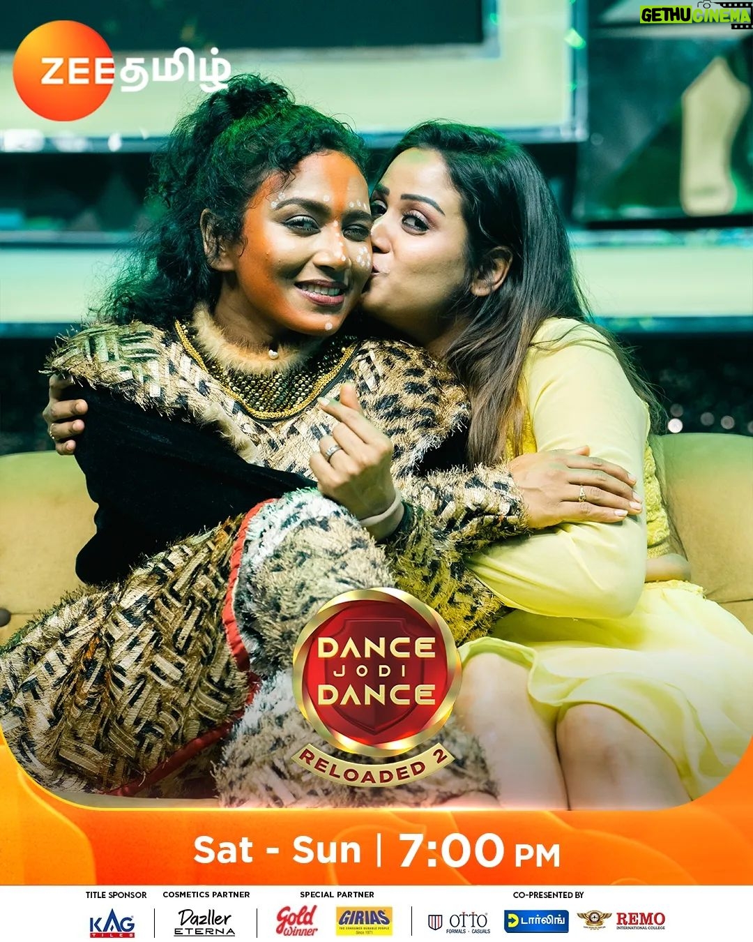Riya Vishwanathan Instagram - Have Some keeses...!!!❤️ Dance Jodi Dance Reloaded 2 | Ticket to Finale | ஆடுகளம் Round | Sat and Sun 7PM. #DanceJodiDanceReloaded2 #DanceJodiDance #DJD #RishaJacob #RiyaVishwanathan #ZeeTamil